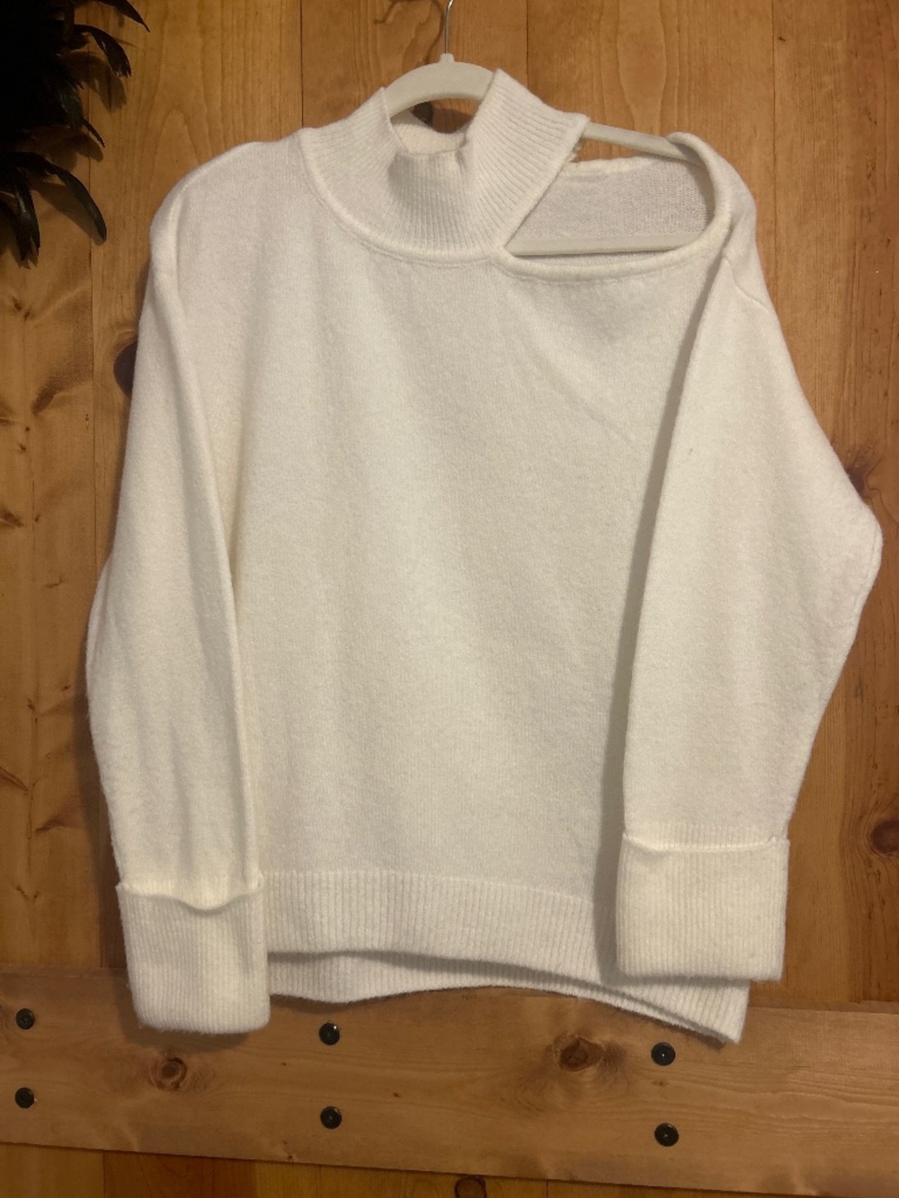 Chaus Cream Mock Neck Sweater Size Small